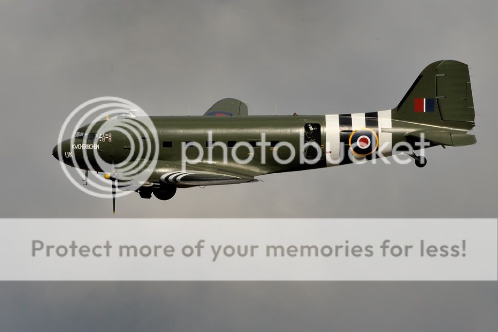 http://i331.photobucket.com/albums/l474/steven_why/Duxford%202012%20End%20of%20Year/RGB_9640.jpg