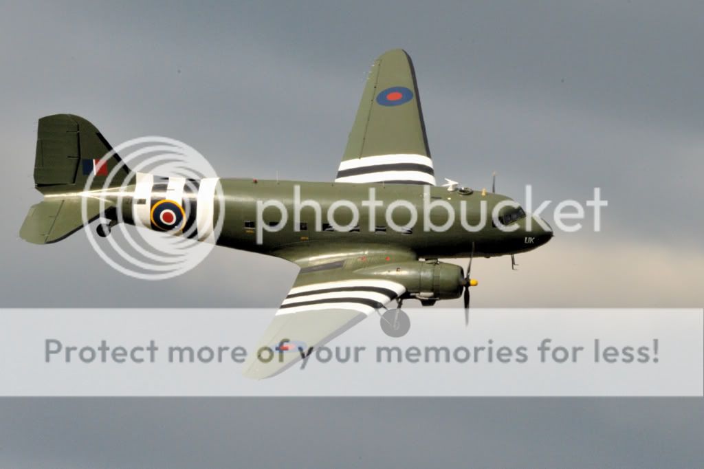 http://i331.photobucket.com/albums/l474/steven_why/Duxford%202012%20End%20of%20Year/RGB_9645.jpg