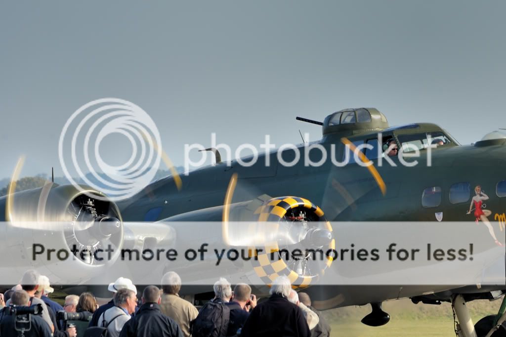 http://i331.photobucket.com/albums/l474/steven_why/Duxford%20Autumn%20Airshow%202011/NTT_7419_1.jpg