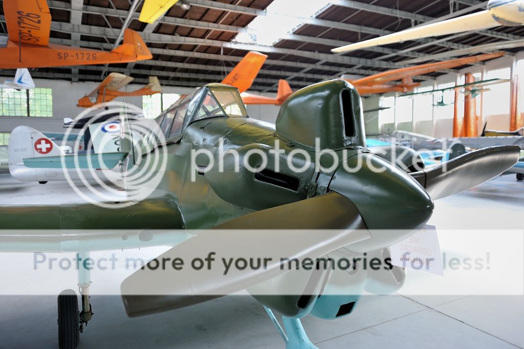 http://i331.photobucket.com/albums/l474/steven_why/Krakow%20Aviation%20Museum/BIP_0952.jpg